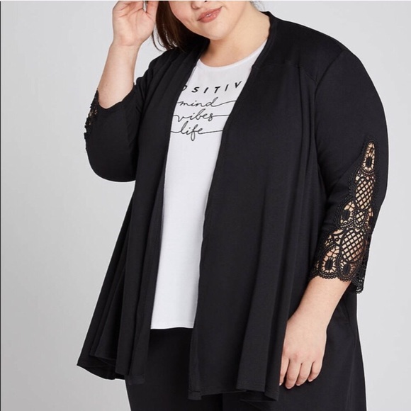 22/24W Embroidered Lace Inset Active Overpiece - Picture 4 of 9